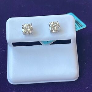 New 925 Sterling Silver 1.50 CT Moissanite Stud Earrings‎ VVSD